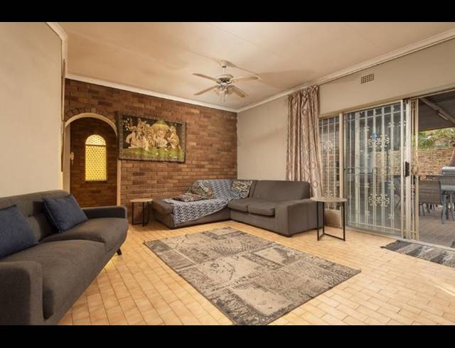 4 BEDROOM HOUSE FOR SALE IN ALBEMARLE EXT 2
